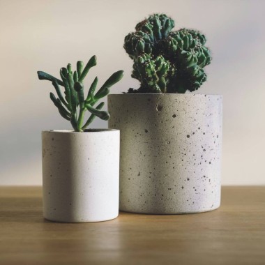 Betonowe doniczki DIY – nowoczesny minimalizm